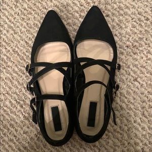 Black cross cross flats.